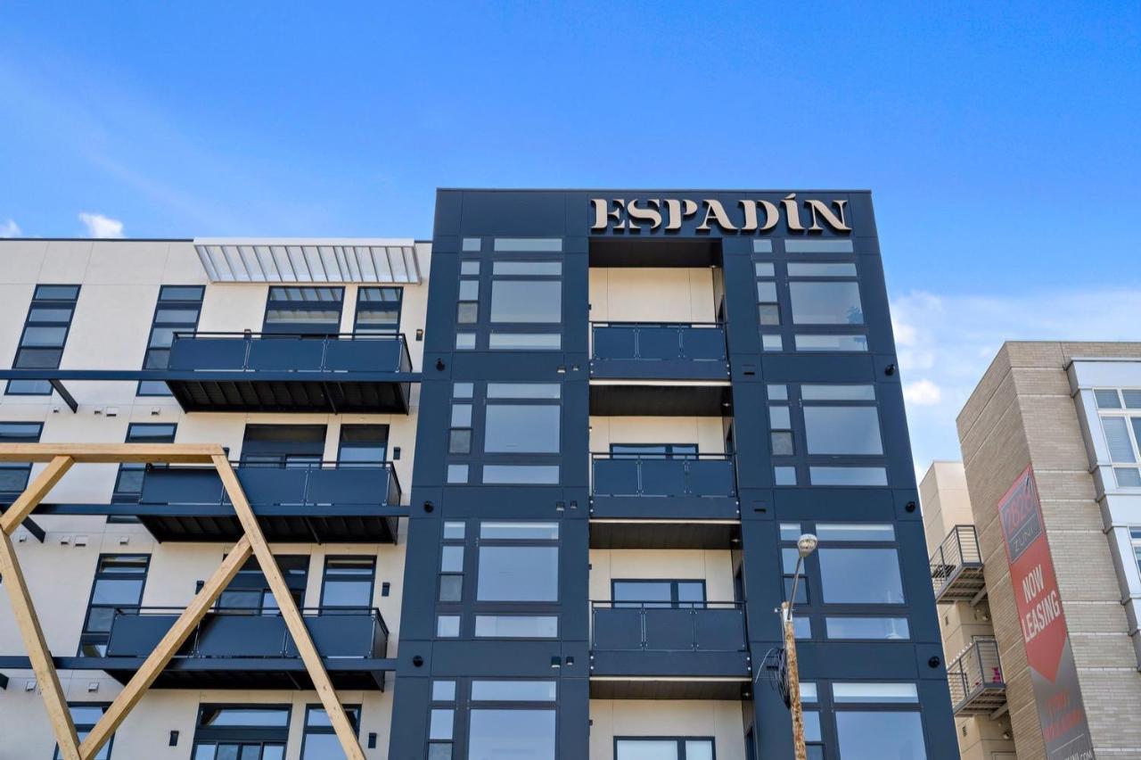 A Modern Point Of View - Luxe Loft - Espadin Lohi Holiday home